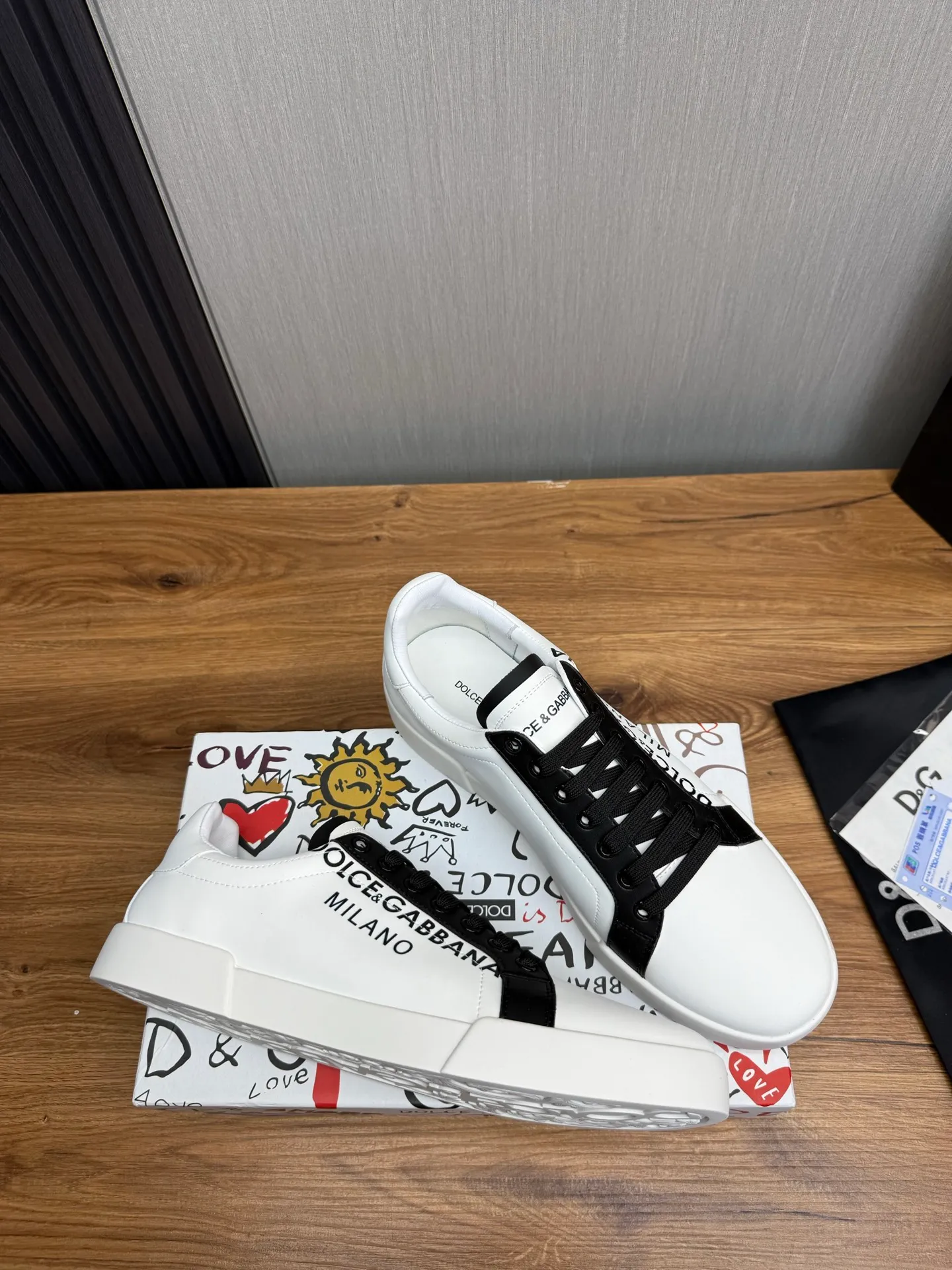 Men's men's shoes💰460💰Dolce & gabbana (DG) official website synchronized new models💥1 fashion hot models: 1 exclusive mold opening ✅ imported cowhide for the upper, unique brand style logo upper 💥sheepskin foot pads 🐑original private mold outsole ✔️36-44 (38.45 custom-made, non-refundable)